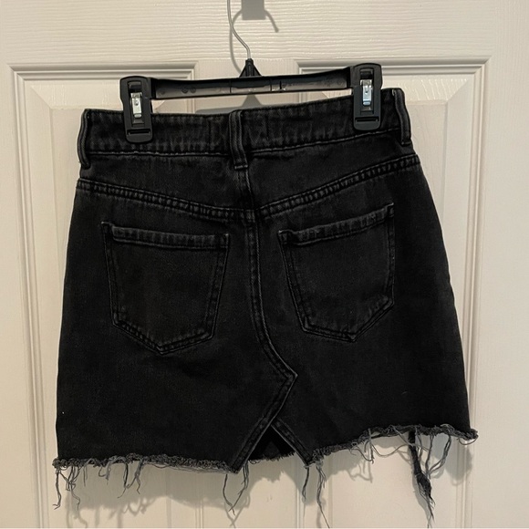 PacSun Distressed Mini Skirt - Black - 24 inch waist - Picture 6 of 8